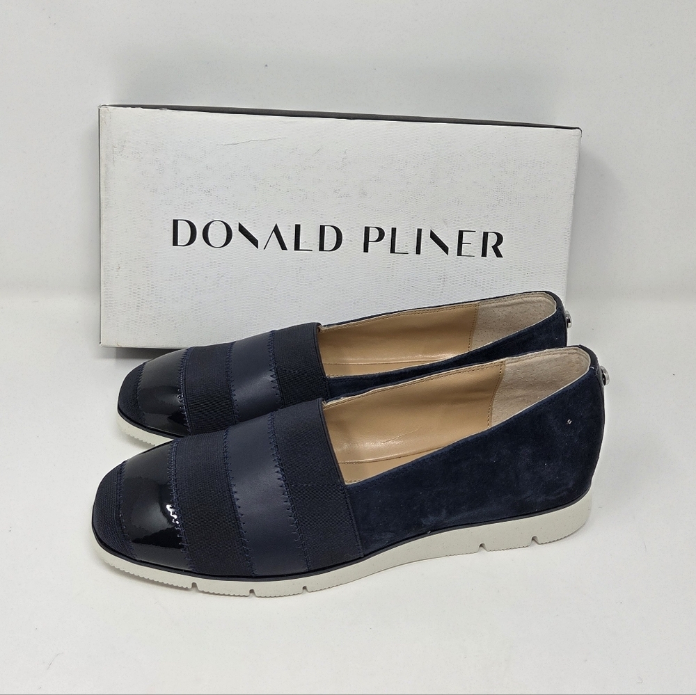 Donald Pilner May-A Women's Size 8.5 Navy Slip-On Comfort Sneakers